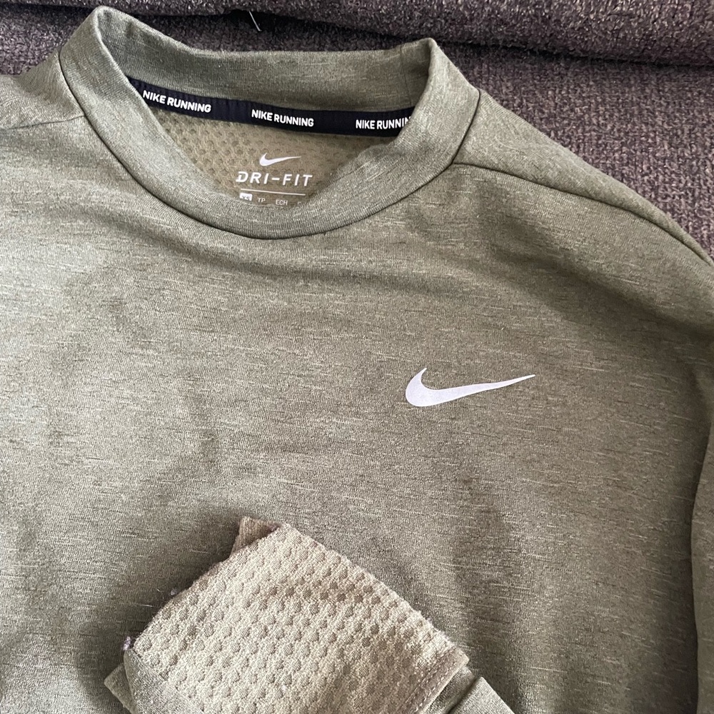 Nike Woman’s Dri Fit Long Sleeve Running T-Shirt